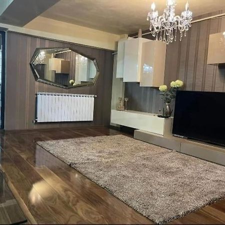Apartament Lux Ultracentral Craiova Kültér fotó