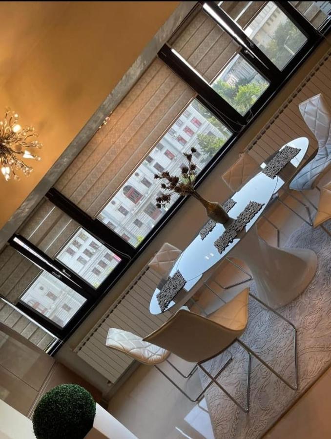 Apartament Lux Ultracentral Craiova Kültér fotó