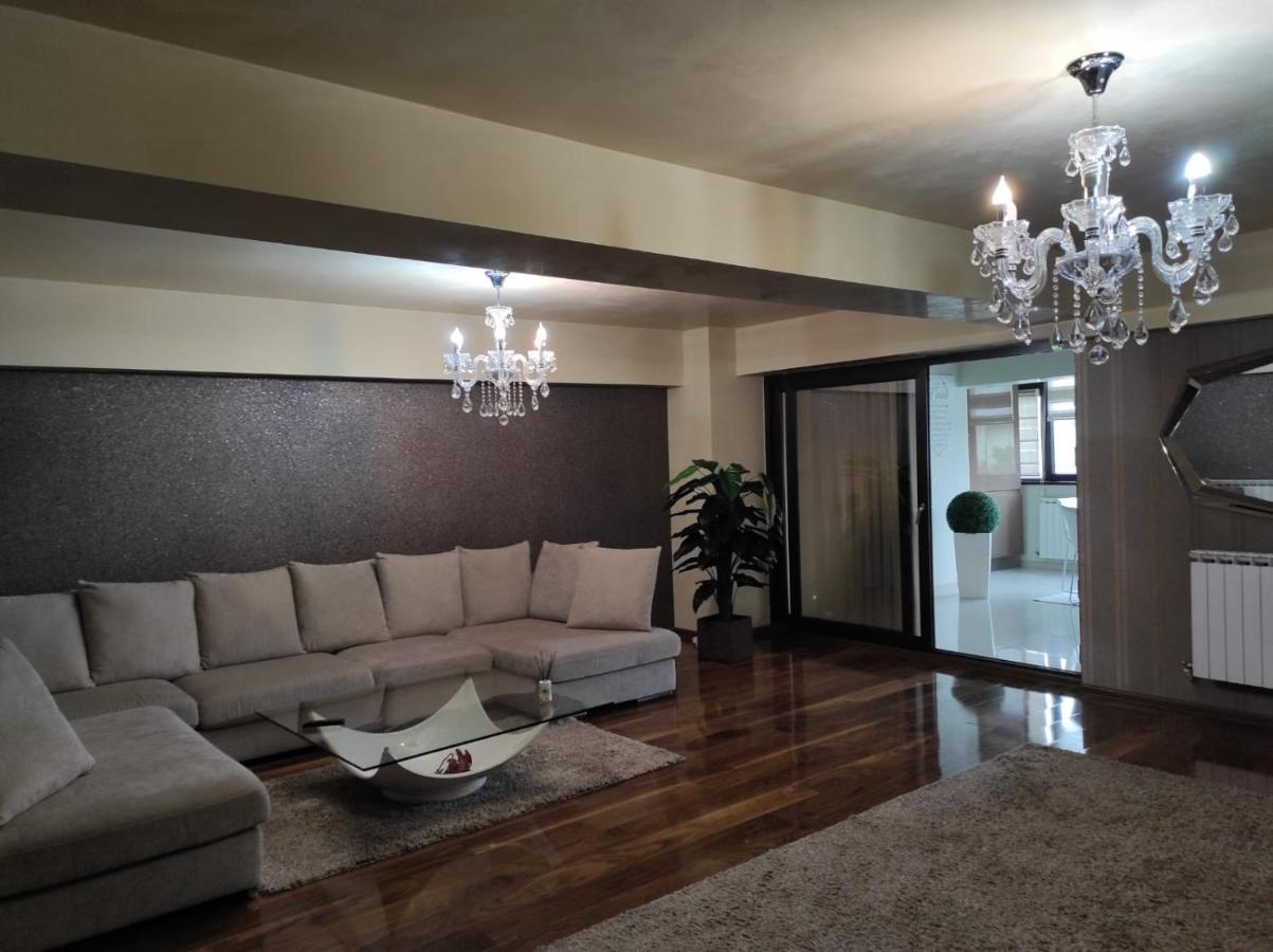 Apartament Lux Ultracentral Craiova Kültér fotó