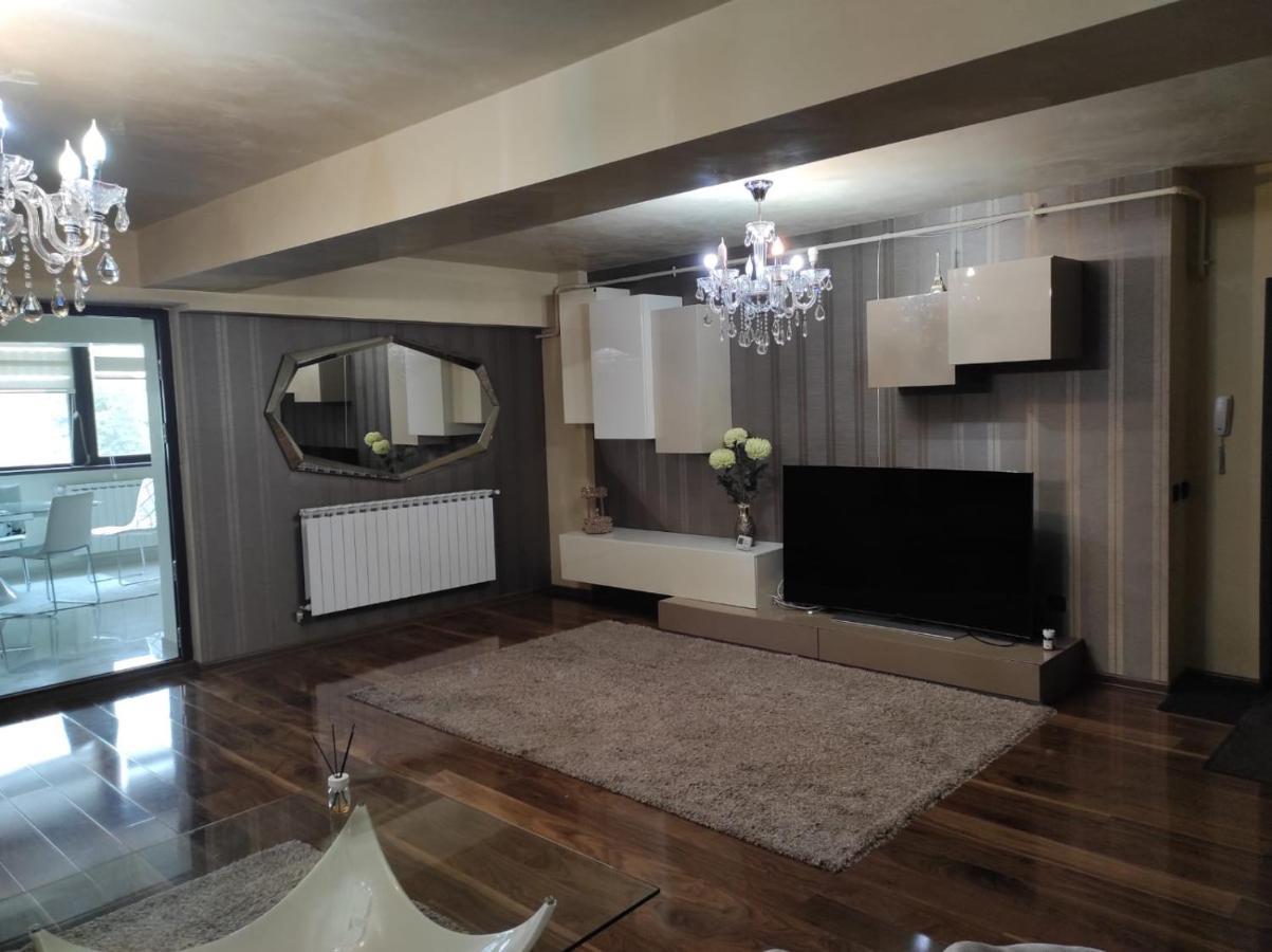 Apartament Lux Ultracentral Craiova Kültér fotó