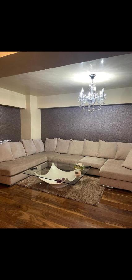 Apartament Lux Ultracentral Craiova Kültér fotó